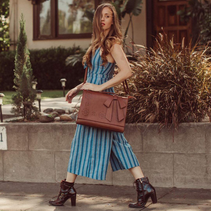 Mabel's Elegant Bow-Tie Satchel